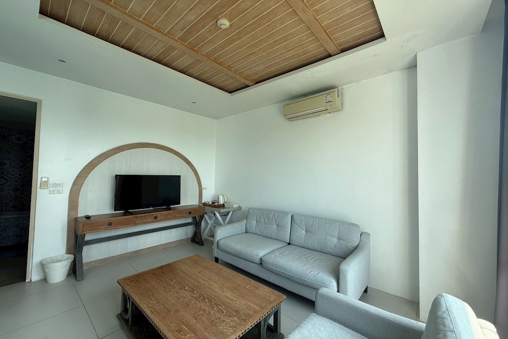Costa Village Bangsaray 44/50