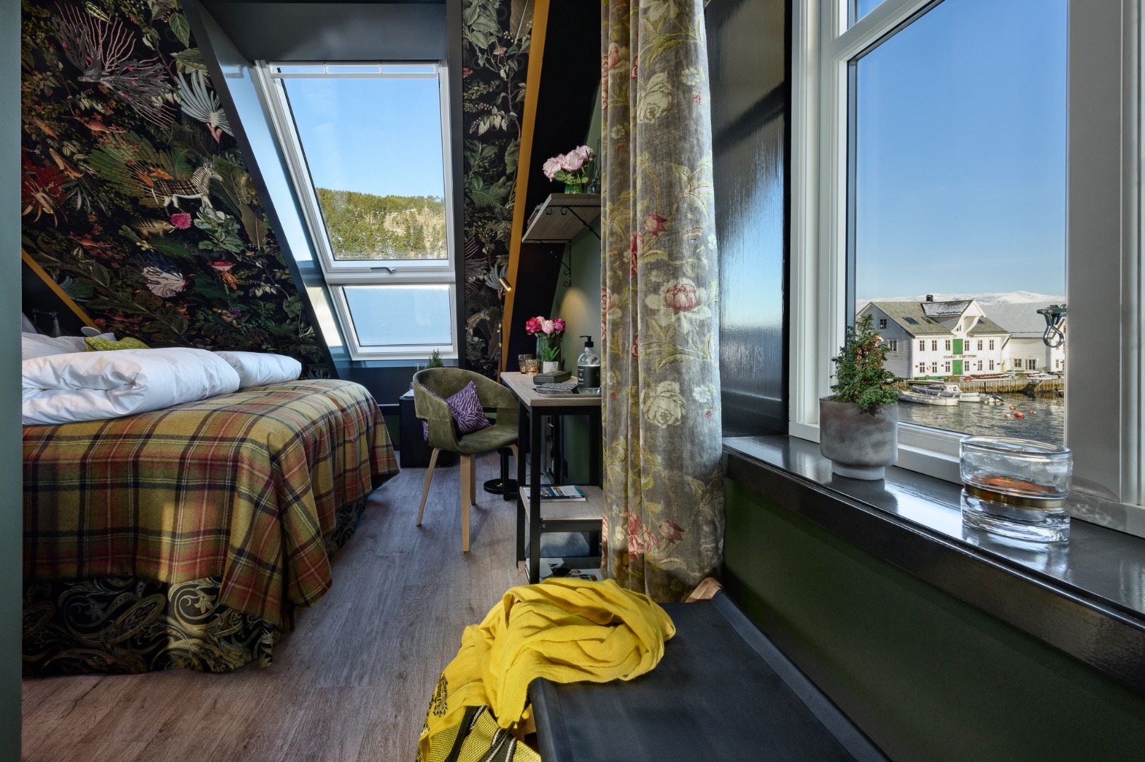 Room, with View, Attic