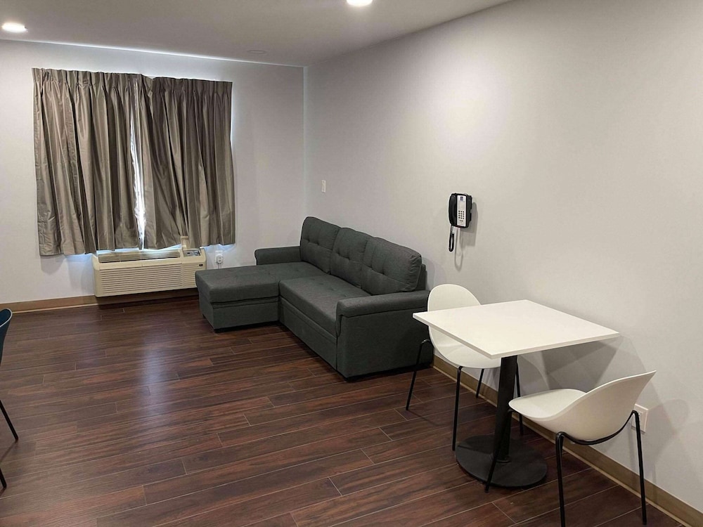 Motel6 Peoria, IL 45/66