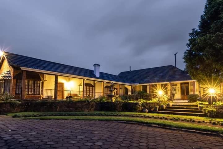 The Oaks Hotel 1/22