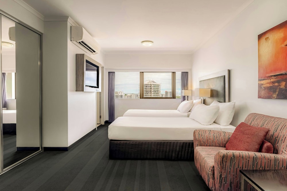 Standard, Twin Beds, City View