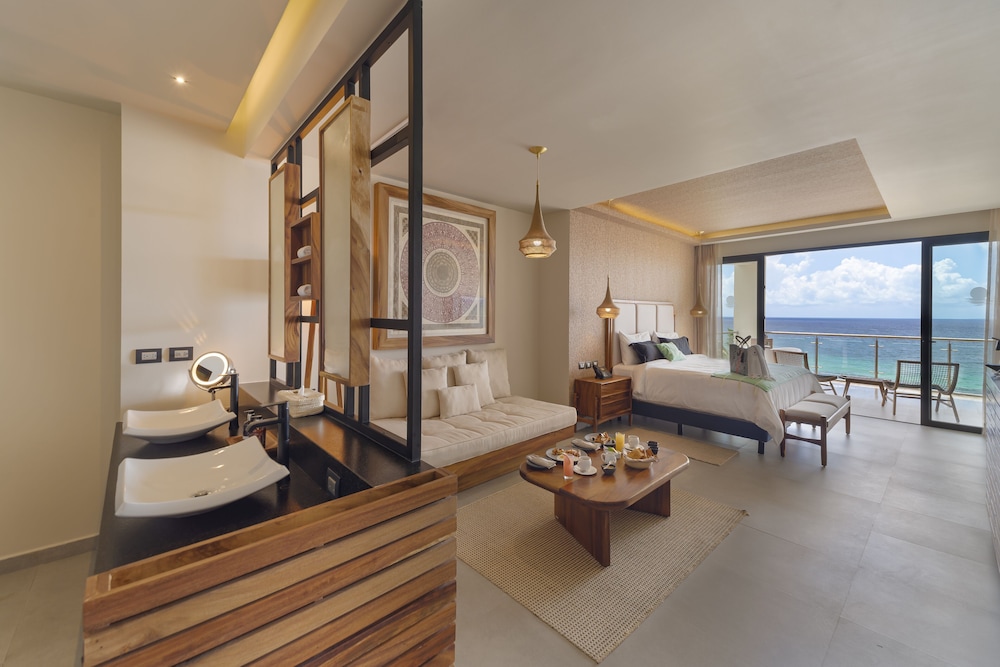Mvngata Beach Hotel 50/50