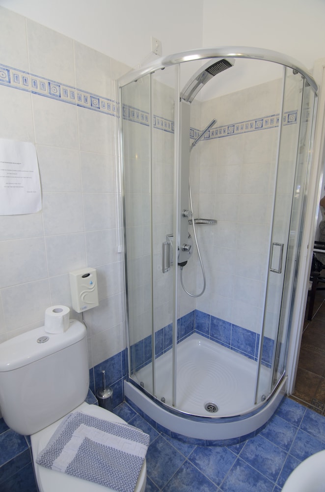 Yperia Hotel 18/59