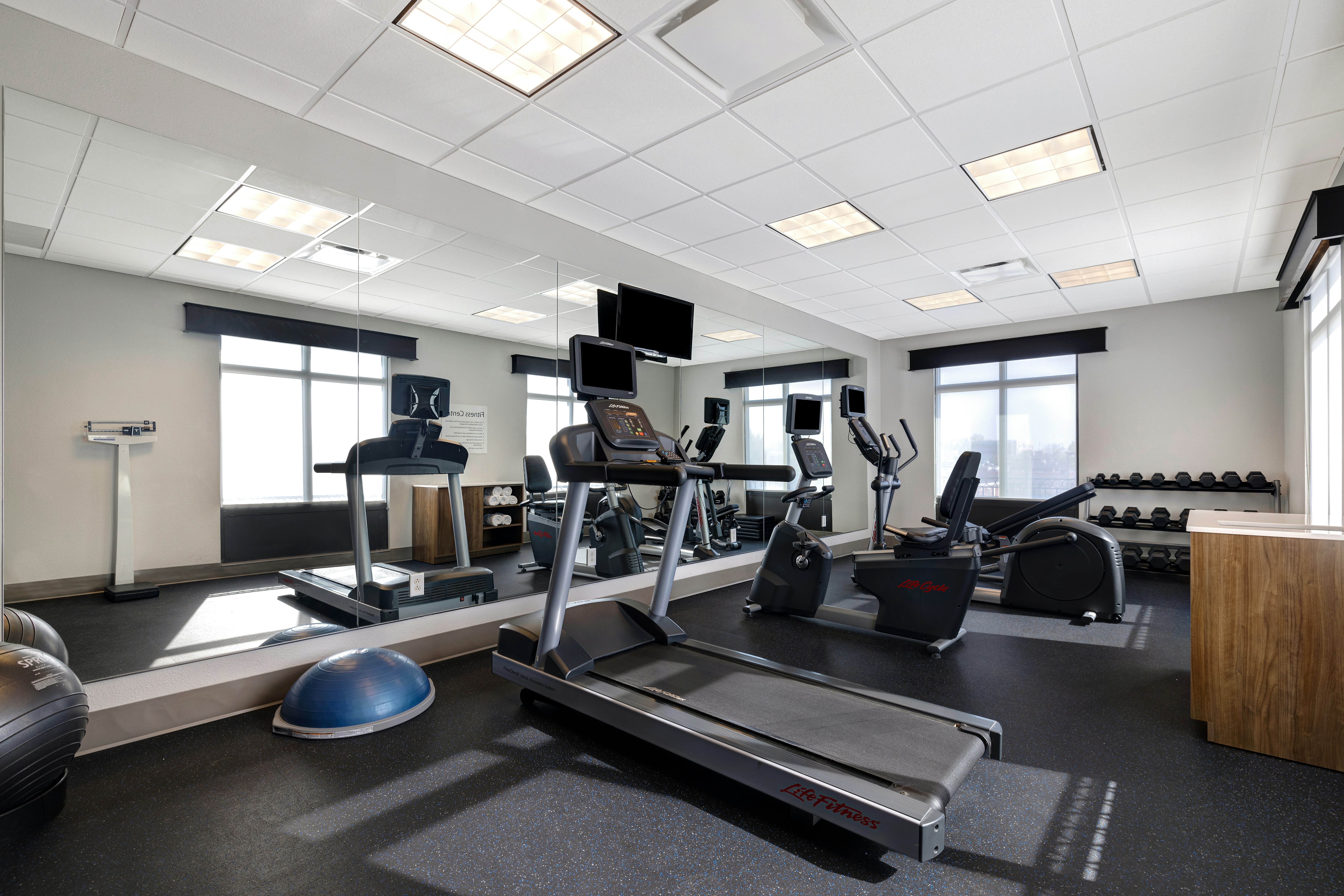 Holiday Inn Express Hotel And Suites Kansas City Ku Medical Center 23/49