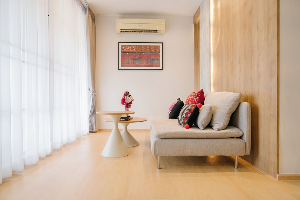 THE OPIUM SERVICED APARTMENT AND HOTEL 29/50