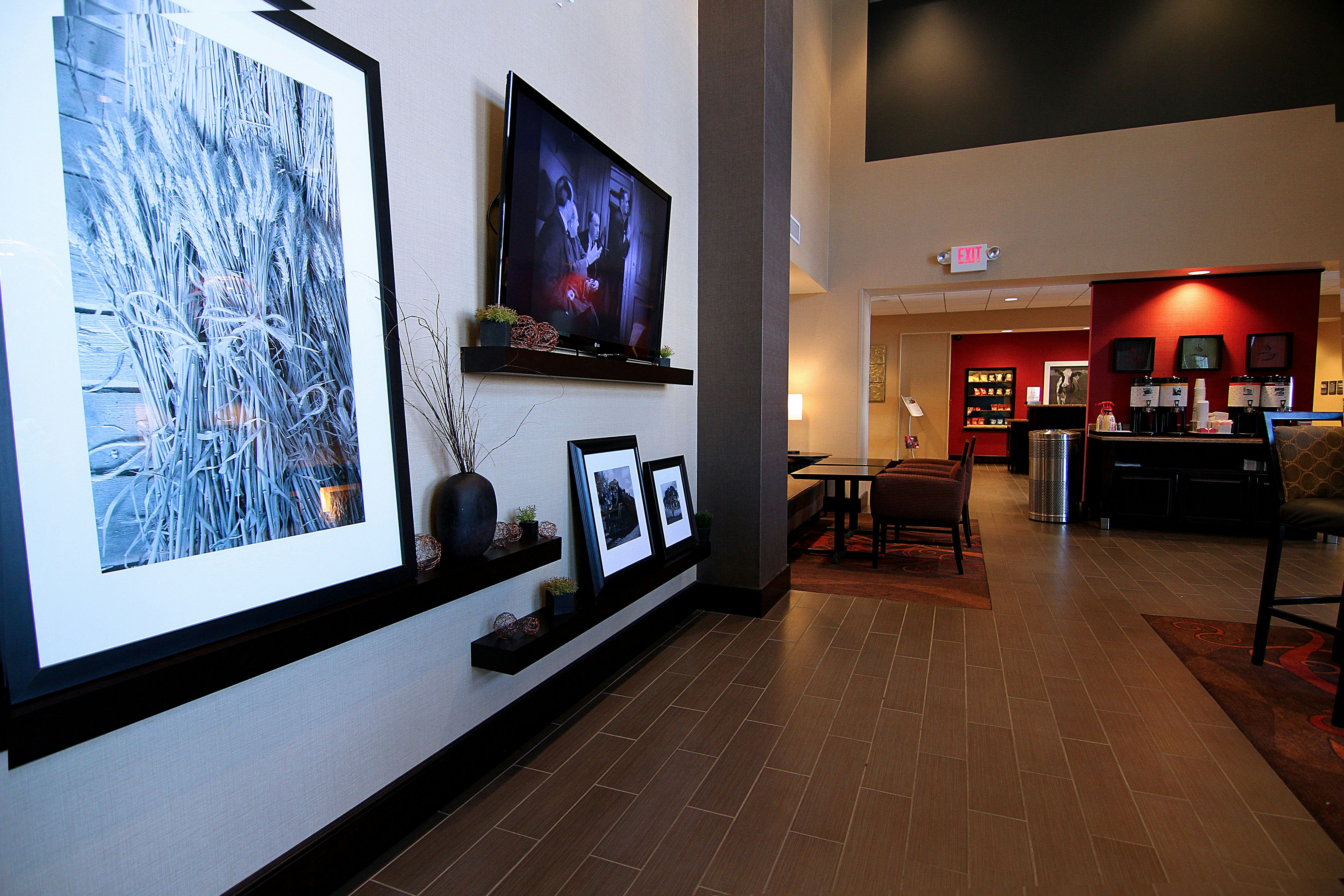 Hampton Inn And Suites Grand Forks 27/39