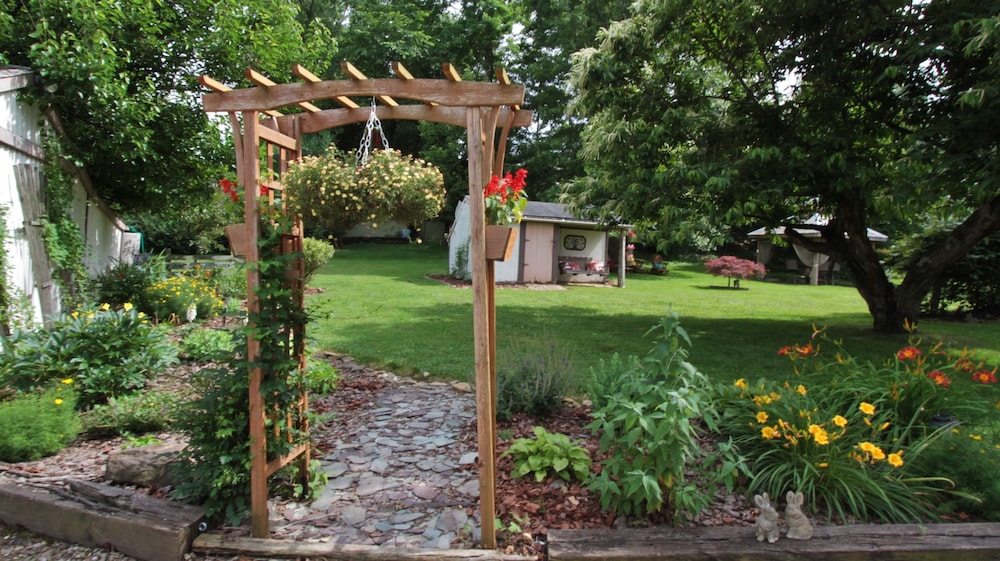 The Pines of Dresden Bed and Breakfast 32/50