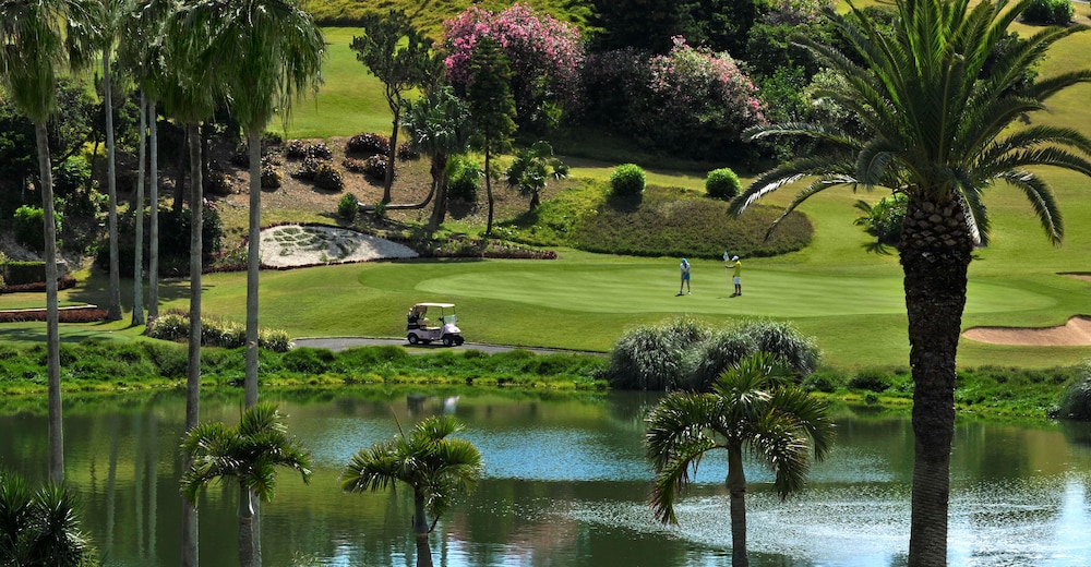 Fairmont Southampton 28/33