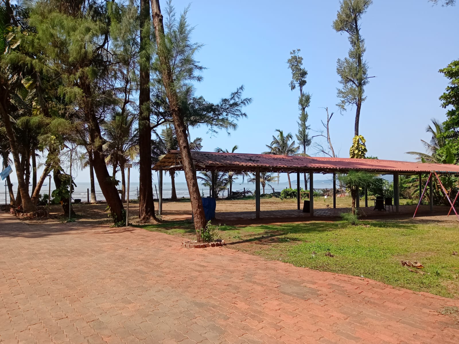 Golden Swan Beach Resort 13/17