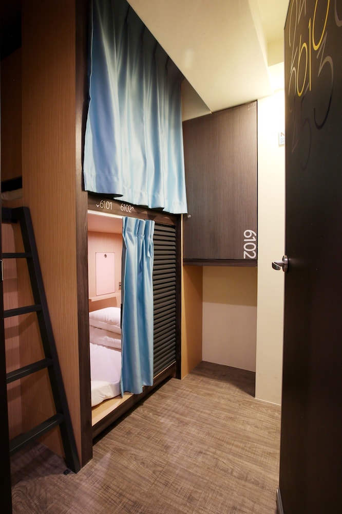 Loosha Hostel 36/69