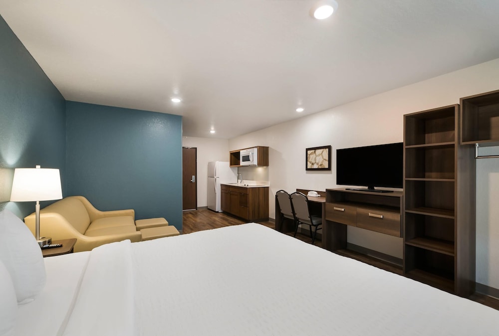WoodSpring Suites Cocoa Beach - Rockledge 18/37