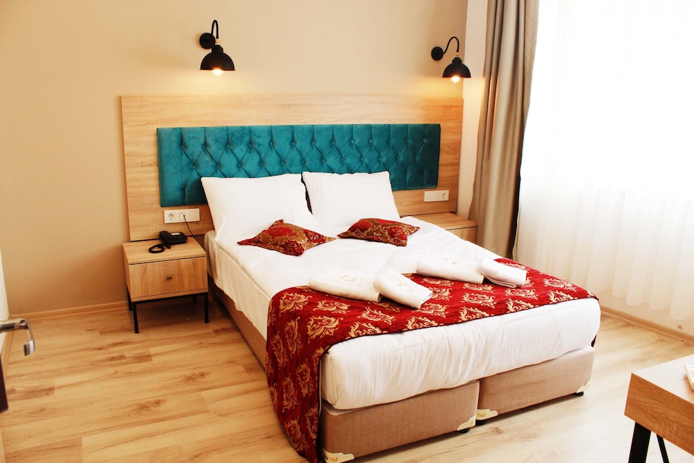 The Laila Hotel 14/54