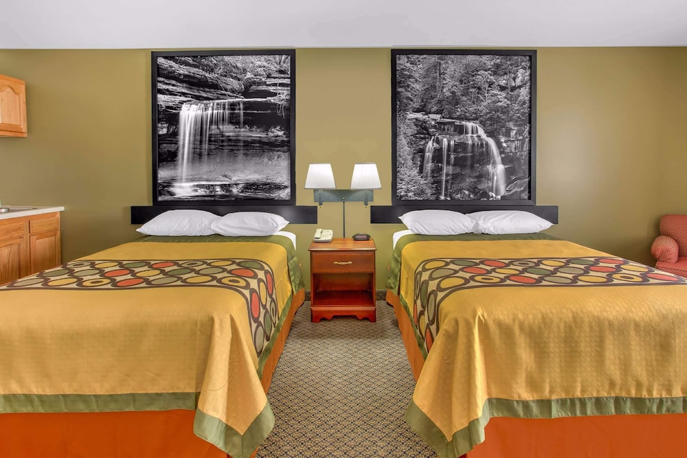 Efficiency, 2 Queen Beds