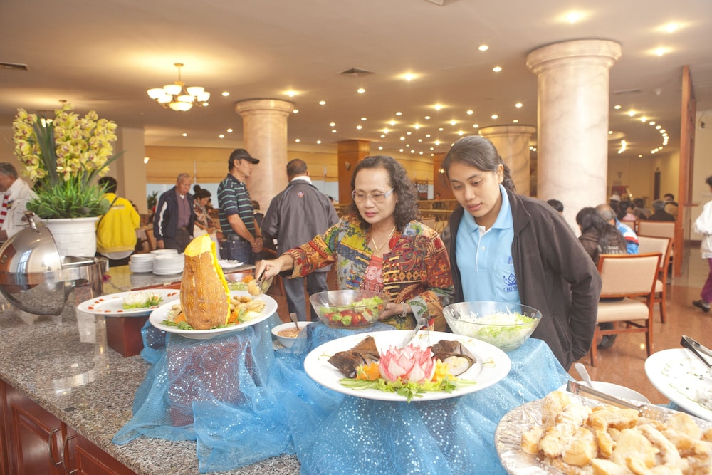 restaurant cafeteria