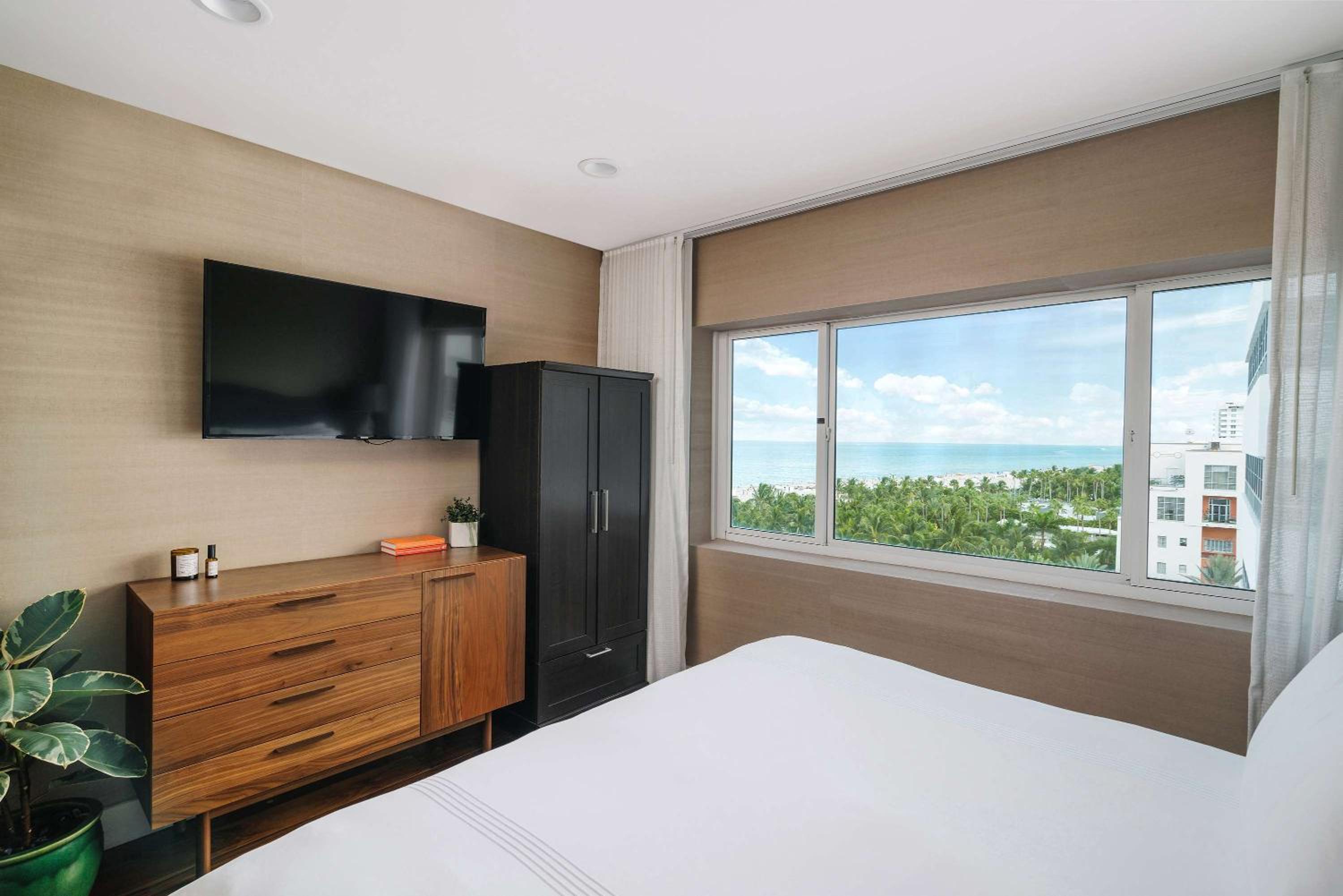 Suite, Ocean Front