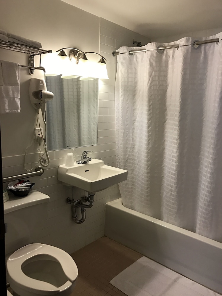 Hotel Mimosa 30/37