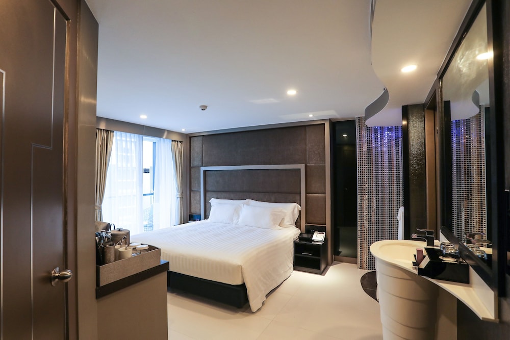 Azure Hotel Pattaya 18/32