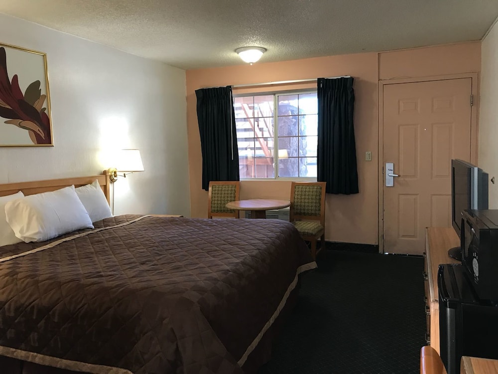 ECONOMY INN BARSTOW 28/57