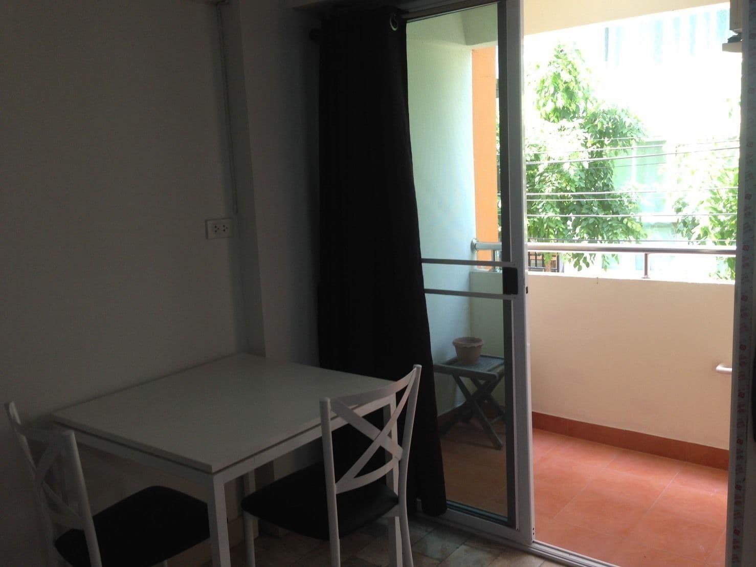 Yaowamal Apartment 10/14
