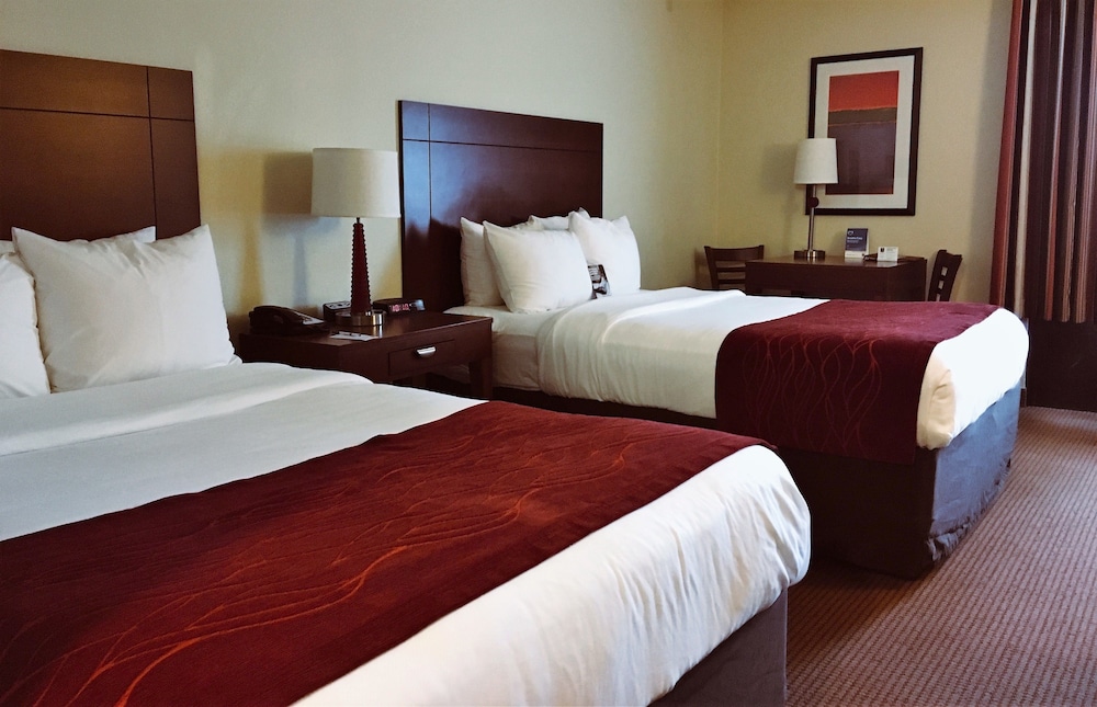 Comfort Inn Fayetteville near Fort Bragg 13/44