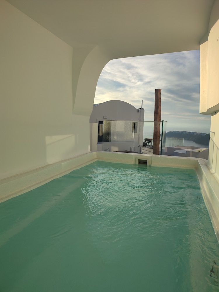 Amaze Suites 39/65