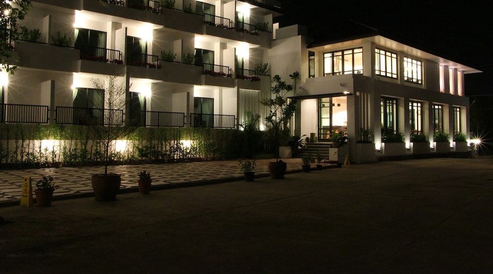 Baan Nan Hotel 10/53