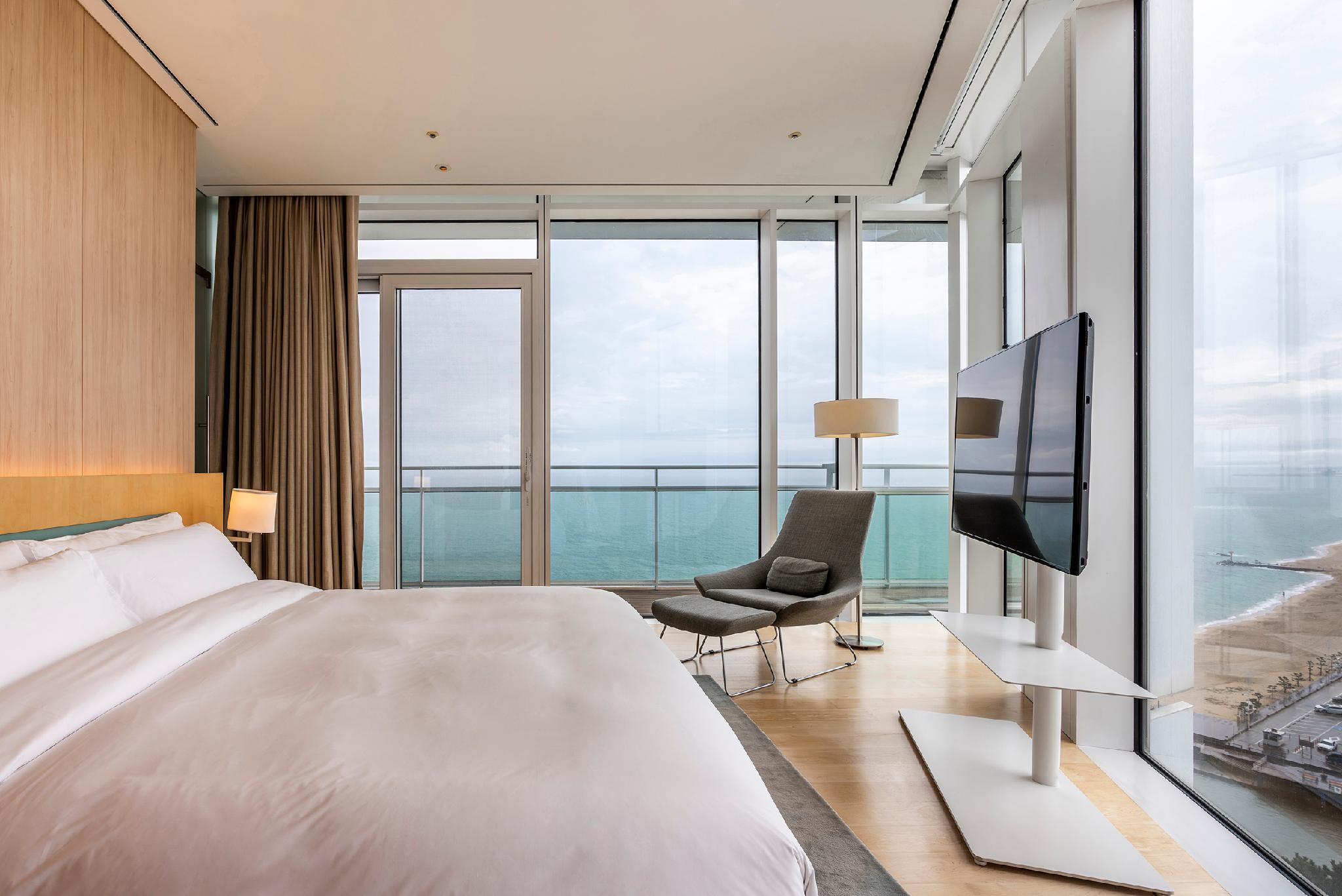 Suite, Sea View, Sauna, with Pool, Corner