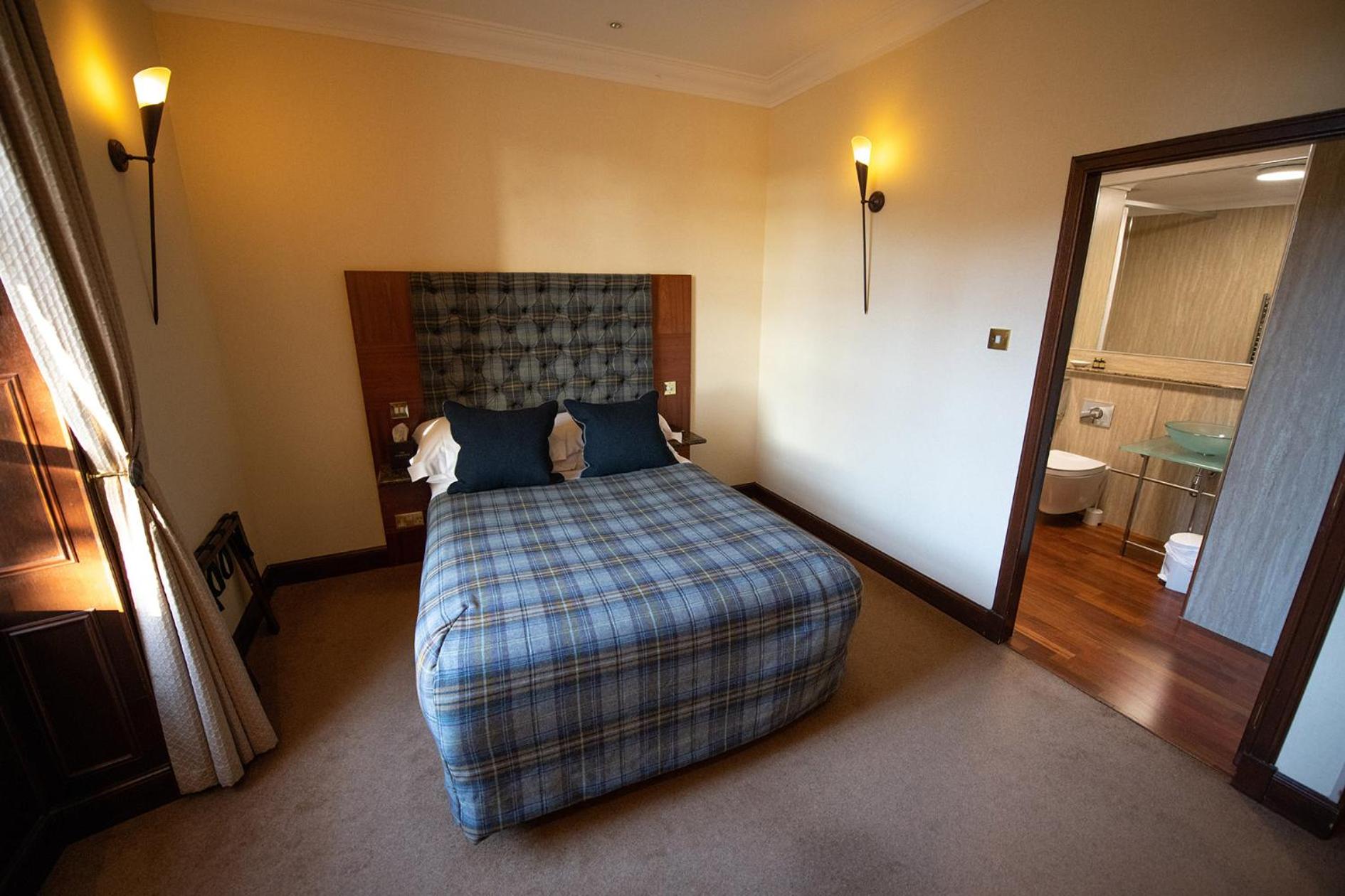 The Mansefield Hotel 19/59