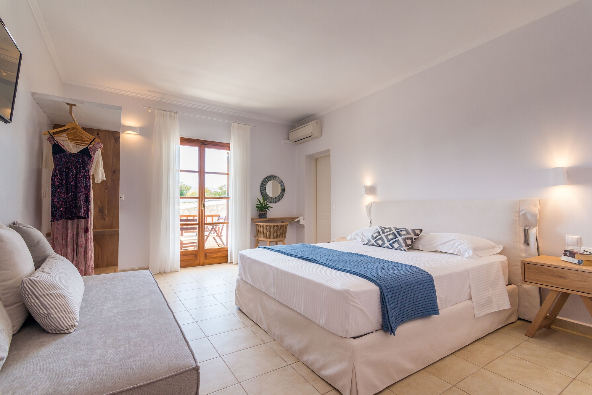 FAMILY, SINGLE BED, GARDEN VIEW, SOFA