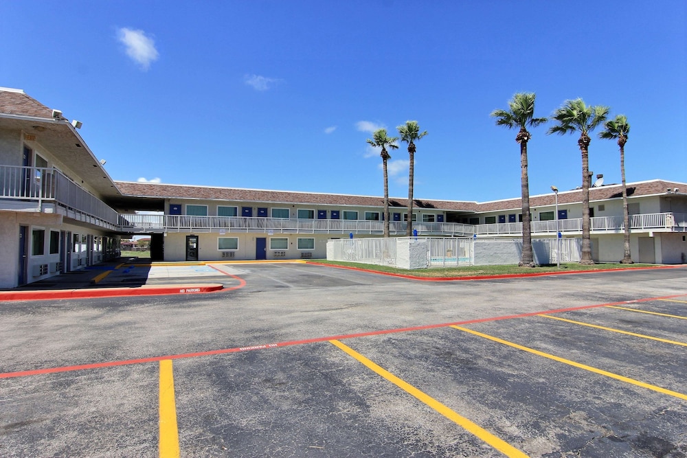 Motel6 Corpus Christi, TX - East - North Padre Island 40/58