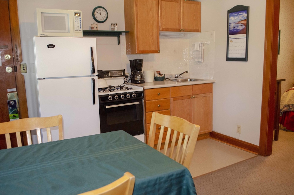 Crandell Mountain Lodge 37/66