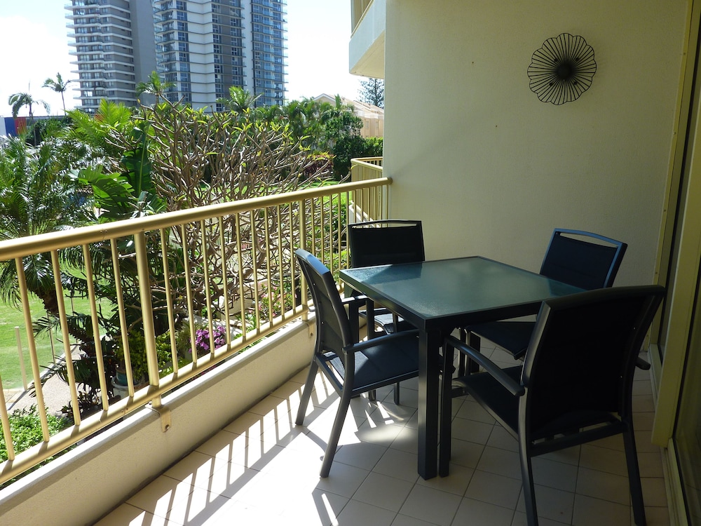 Contessa Condominiums 46/50