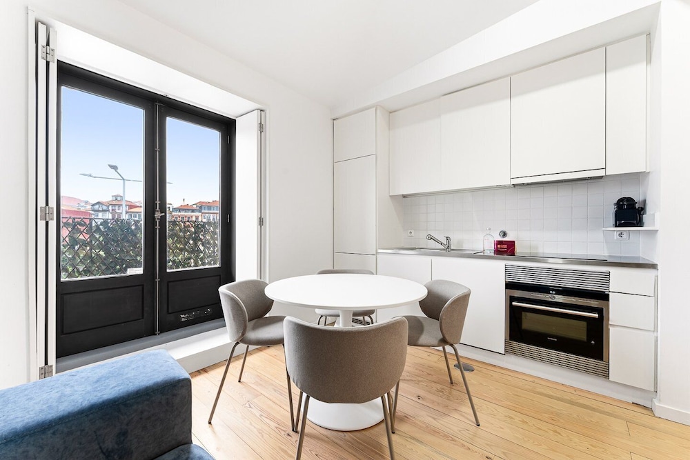 Old City Design Apartments 38/46