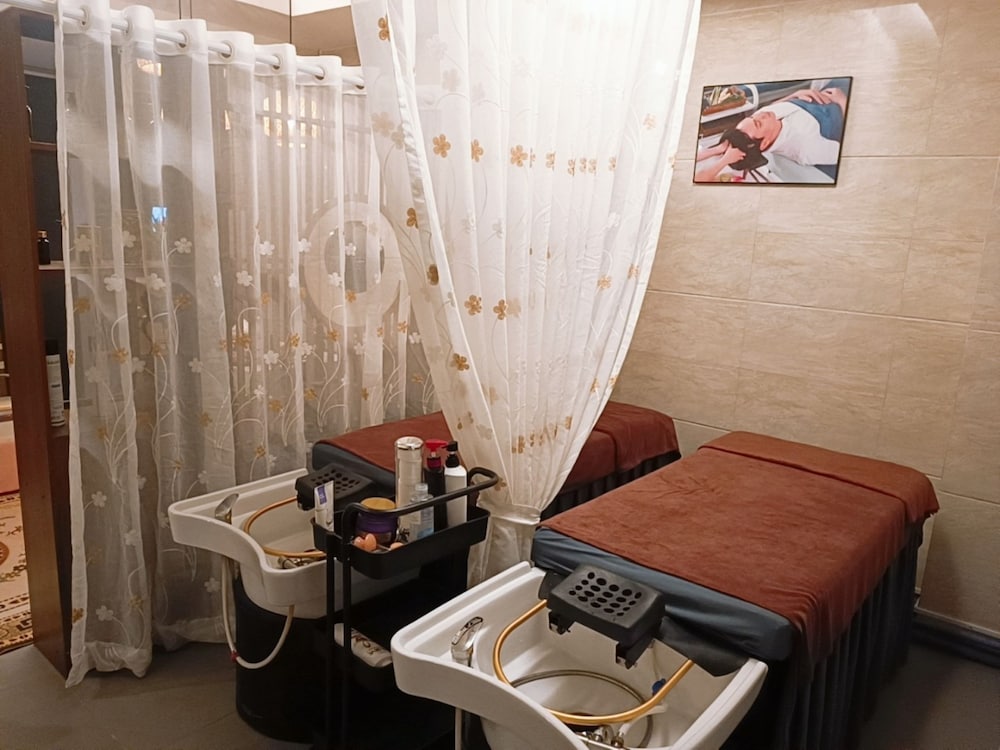 Thao Trang Laluxe Hotel 35/50