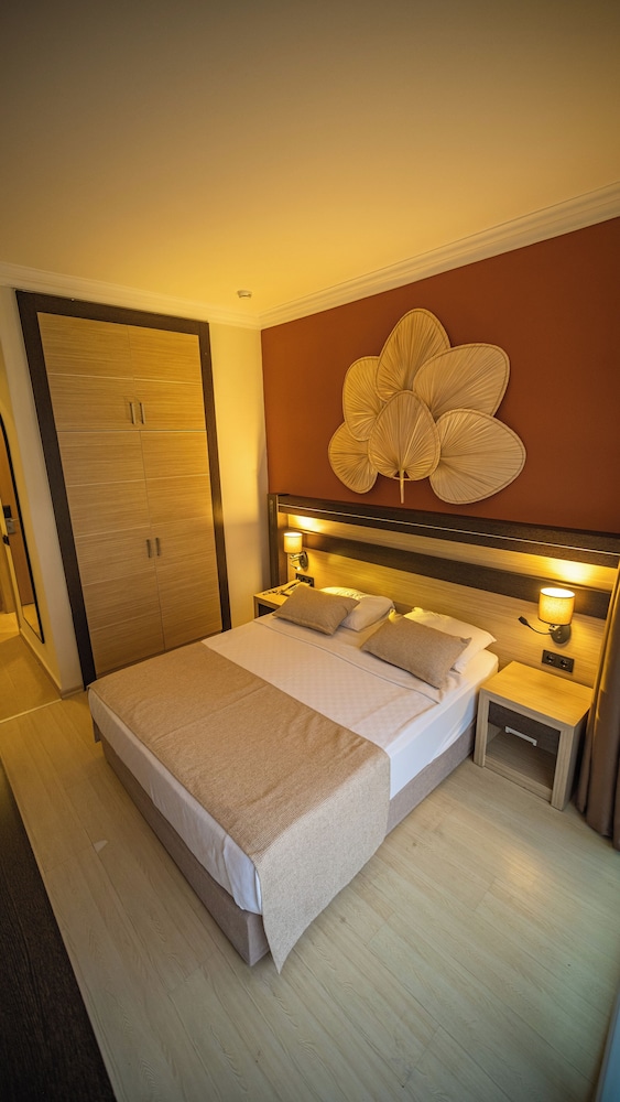 Cimen Hotel 15/50