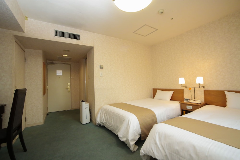 Shonan Kamakura Crystal Hotel 5/89
