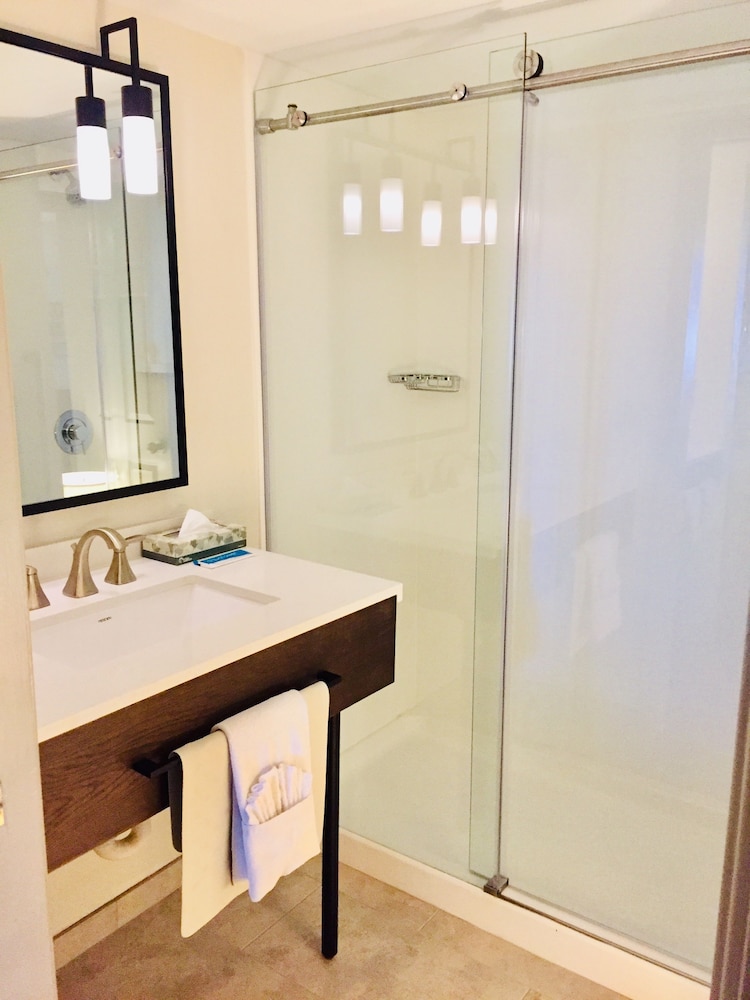 Windmill Suites Surprise - Phoenix, Ascend Hotel Collection 34/37