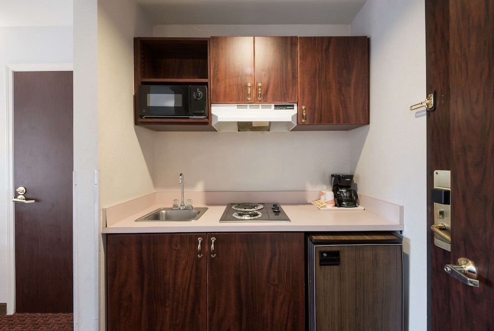 Quality Inn Grand Suites Bellingham 4/29