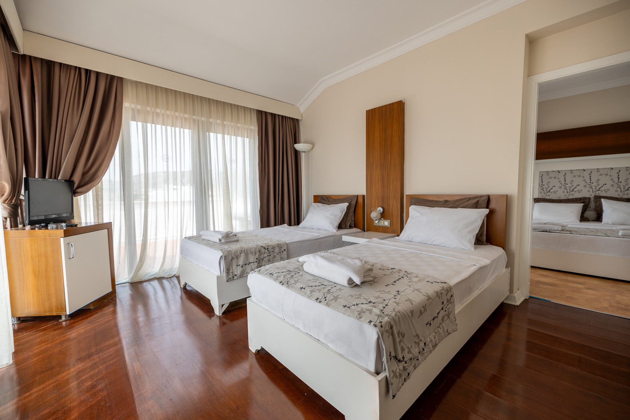 Sentinus Beach Hotel 32/83