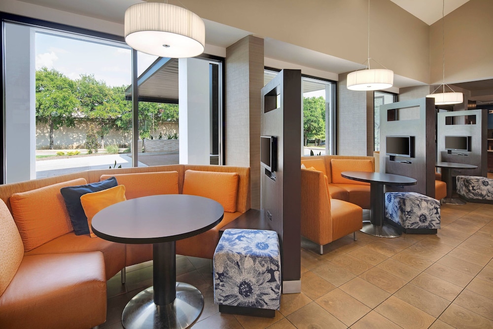 Courtyard Dallas Addison Midway 33/49