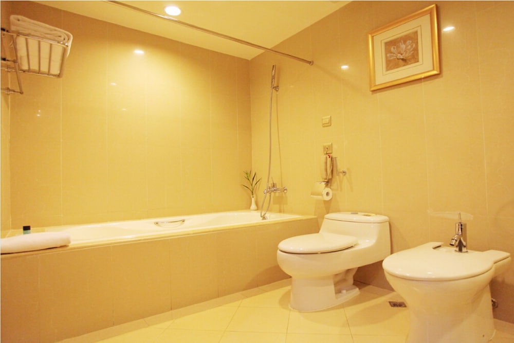 Landmark International Hotel 48/49