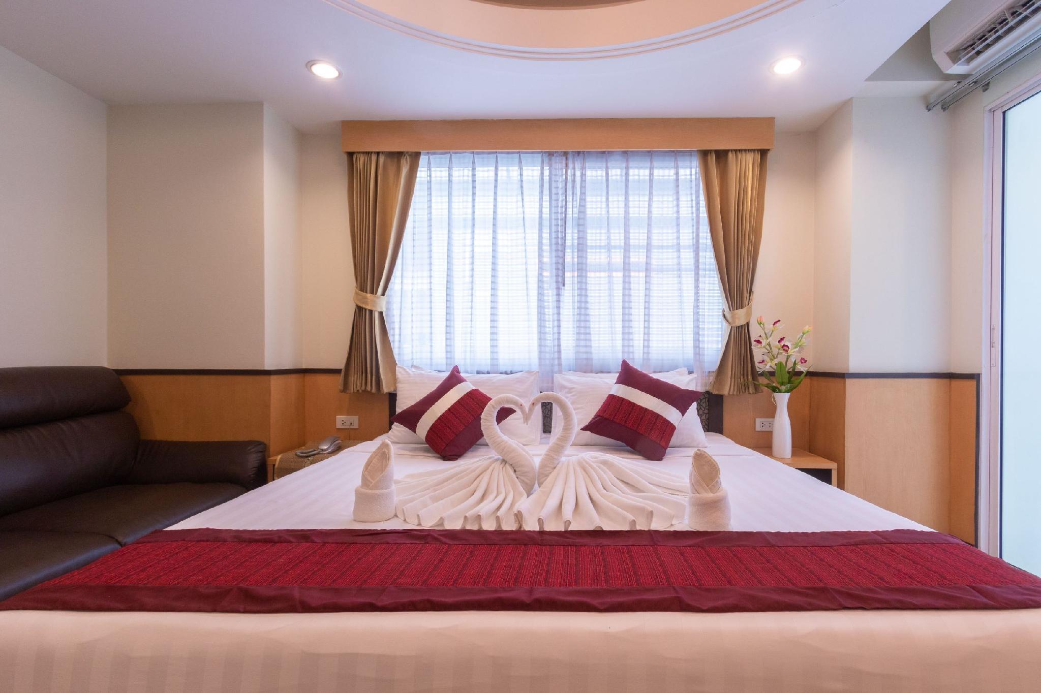 Superior, King Bed, Corner