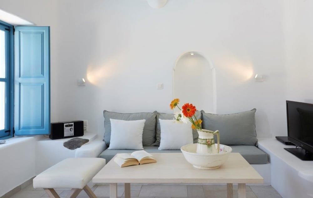 Black Rose Suites 35/70