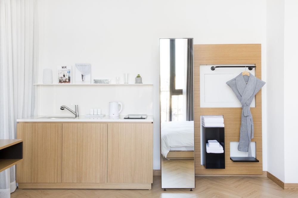 Handpicked Hotel & Collections 10/37