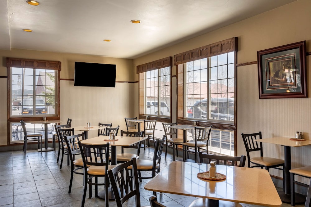 Best Western Desert Inn 35/50