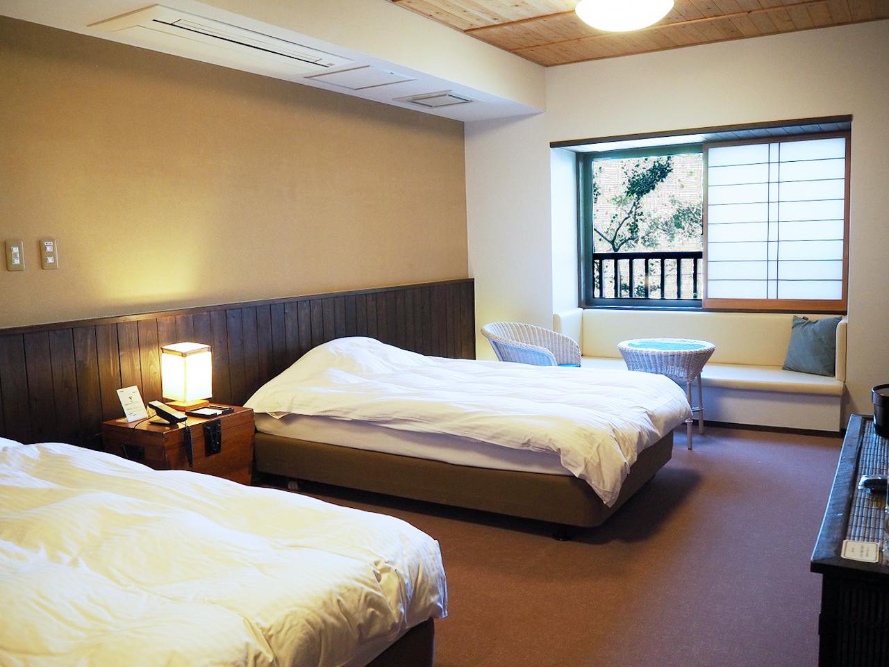 Room, Triple, Twin Beds, Smoking Type Not Guaranteed