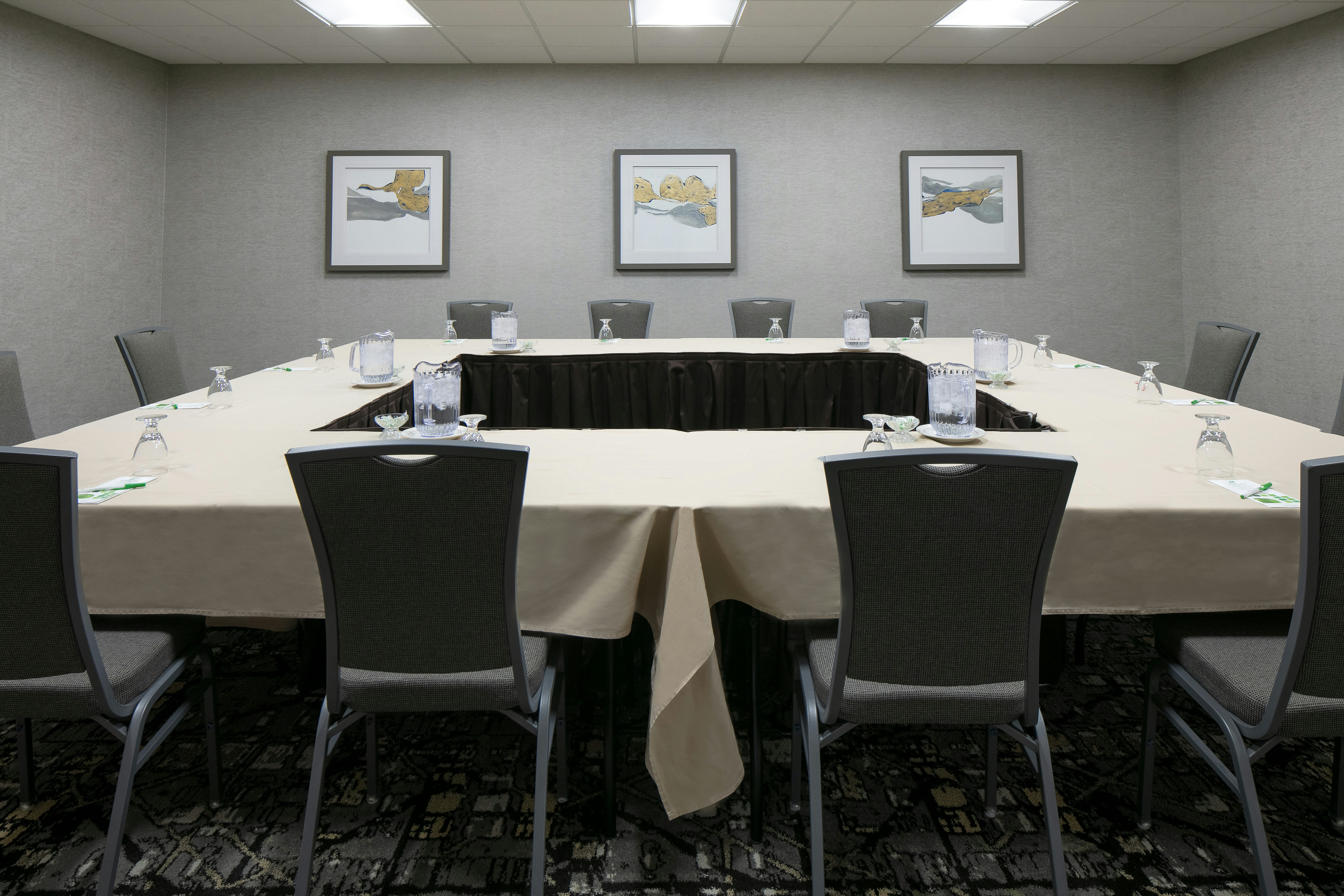 Holiday Inn Hotel And Suites Des Moines Northwest 35/50