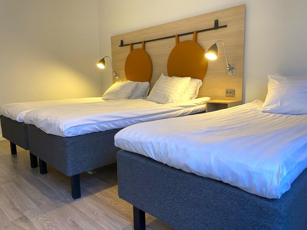 Comfort, Triple, 3 Beds, Courtyard View