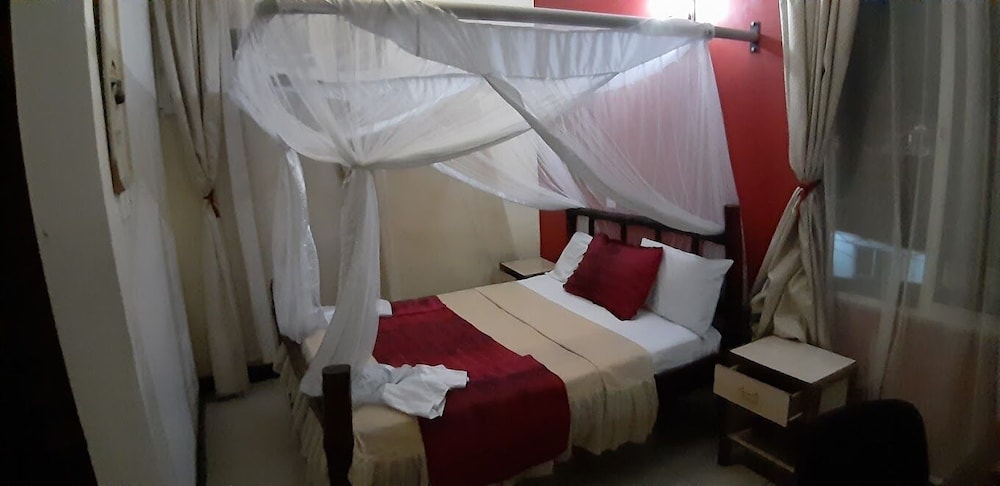 Bridge Hotel Mombasa 11/41