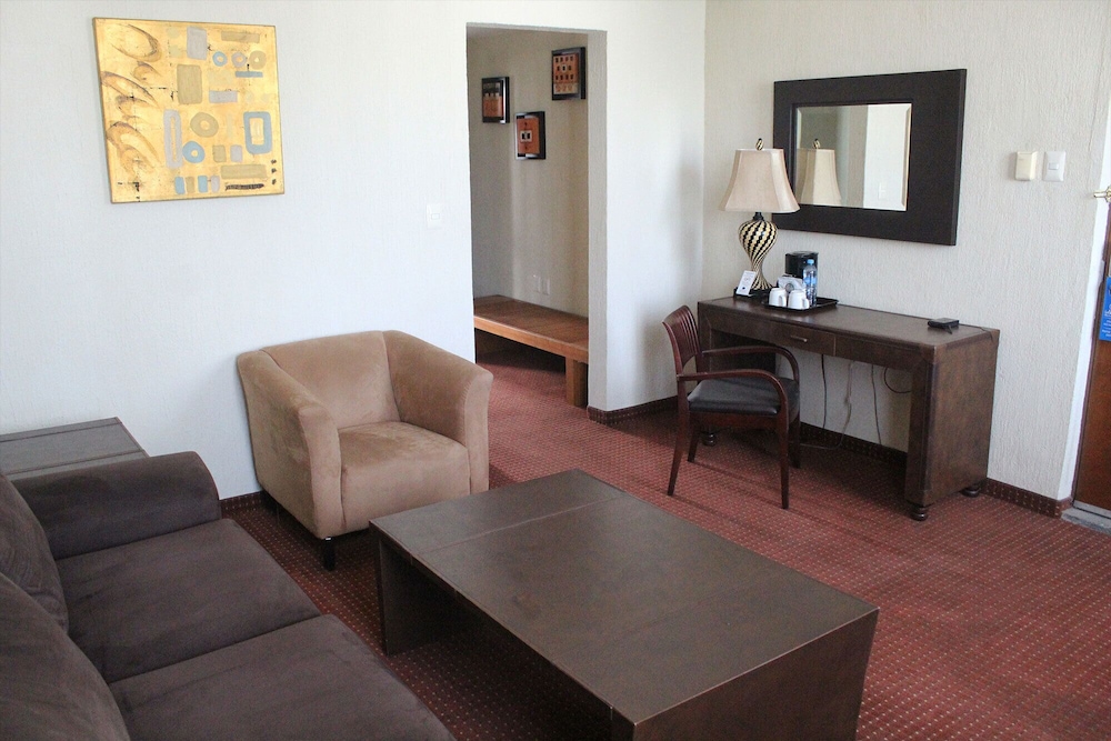 HOTEL HACIENDA LA VENTA 30/50